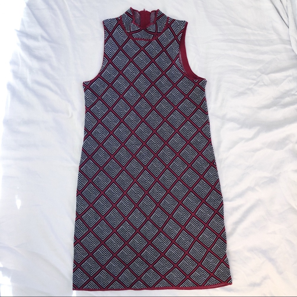 Romeo + Juliet Couture Sleeveless Sweater Dress - Picture 2 of 8